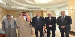 وزير التعليم العالي يبحث مع الأمير عبدالعزيز بن طلال بن عبدالعزيز آل سعود سبل تعزيز التعاون بين الجامعات المصرية والجامعة العربية المفتوحة