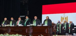 برعاية رئيس جامعة القاهرة “طب قصر العيني” تحتفل بتخريج الدفعة 194من الطلاب الوافدين بحضور قيادات الجامعة وسفراء وممثلى الدول العربية والإفريقية.