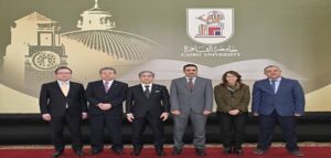 نائب رئيس جامعة القاهرة لشئون الدراسات العليا والبحوث يستقبل رئيس جامعة ناجويا اليابانية