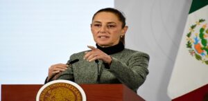 رئيسة المكسيك “كلاوديا شينباوم” تدعو المواطنين إلى التزام الهدوء وسط الاضطرابات