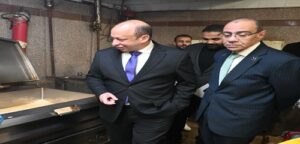 عميد طب قصر العيني الدكتور “حسام صلاح” يقود جولة تفقدية شاملة للمطبخ الرئيسي ومخازن التغذية بالمستشفيات خلال شهر رمضان
