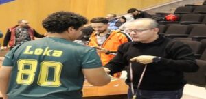 الدكتور “أحمد فاروق” المدير التنفيذي لنادي حلوان يحتفل بتوزيع جوائز ختام ناجح لدورة كرة اليد
