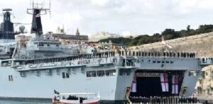 غواصة بريطانية تعمل بالطاقة النووية تصل بحر العرب