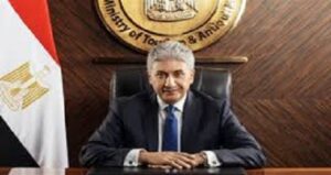 وزير السياحة والآثار “شريف فتحي” مواعيد الغلق لا تشمل المقاصد والمطاعم السياحية فى مصر
