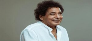 الكينج يعود بقوة.. الفنان “محمد منير” ينهي ألبومه الجديد بعد تعافيه من وعكته الصحية
