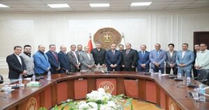وزير العمل يلتقي محرري ملف العمل بالصحف ويستعرض جهود الوزارة في التدريب والتشغيل والحماية الاجتماعية