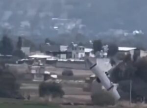 مقتل أربعة أشخاص جراء تحطم طائرة صغيرة في وسط المكسيك
