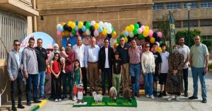 في أول أيام عيد الأضحى.. رئيس جامعة القاهرة يشارك أعضاء هيئة التدريس والعاملين فرحة تسلُّم الأضاحي