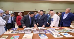 رئيس جامعة القاهرة يفتتح وحدة التشخيص الجزيئي للأمراض بكلية الطب البيطري