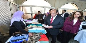 عميد طب قصر العيني جامعة القاهرة يفتتح المعرض الخيري الثاني عشر لمستشفى المنيل قبلي