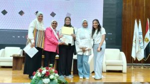 “الأعلي للمستشفيات الجامعية” يكرم معهد أبحاث أمراض العيون  لدعمه منظومة مكافحة العدوى
