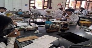 طلاب كليات القطاع الصحي بجامعة القاهرة الأهلية يؤدون الامتحانات العملية في أجواء من الانضباط والتنظيم