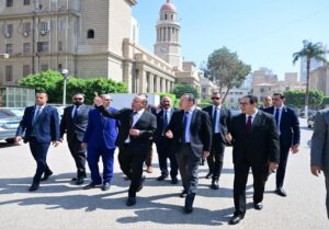 وزير التعليم العالي ورئيس جامعة القاهرة يشهدان طفرة تطوير كبرى بمستشفيات قصر العيني