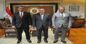 بحضور رئيس جامعة العاصمة.. وزير التعليم العالي ومحافظ البحر الأحمر يبحثان تعزيز التعاون في مشروعات التنمية بالمحافظة