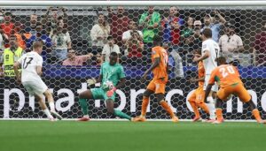 هالاند يقود منتخب النرويج لدور الـ16 في كأس العالم بفوز قاتل بنتيجة 2-1 على كوت ديفوار