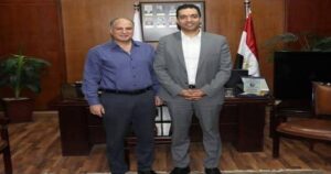معهد بحوث أمراض العيون يستقبل رئيس الكلية الملكية لأطباء العيون بالمملكة المتحدة