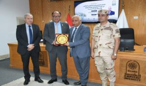 جامعة العاصمة تستضيف الإعلام “حمدي رزق” في ندوة لتعزيز الوعي الوطني.. والإعلام خط الدفاع الأول في مواجهة الشائعات