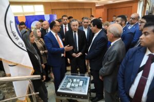 وزير التعليم العالي يتفقد جامعة حلوان الأهلية ويشهد إطلاق منصة “حلوان بلس جونيور” والموقع الإلكتروني الرسمي للجامعة