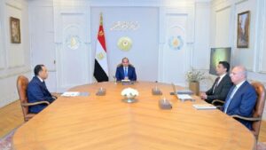 السيسي يوجه بتسريع تنفيذ الاستراتيجية الصناعية وربطها بجدول زمني لتعزيز الصادرات وتوطين الصناعة