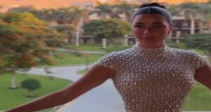 بإطلالة صيفية أنيقة.. الفنانة “يارا السكري” تخطف الأنظار بفستان لافت عبر إنستجرام