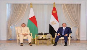 السيسي يعزز الشراكة الأفريقية من العلمين.. مصر ومدغشقر توقعان اتفاقيات استراتيجية للتعاون والتنمية