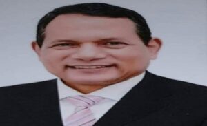 عميد طب قصر العيني يهنئ الدكتور إبراهيم عبد العاطي بتعيينه رئيسًا لصندوق التأمين ضد الأخطاء الطبية