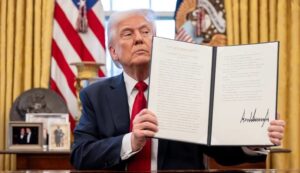 واشنطن تُشعل حرب الرسوم الجمركية.. ضرائب جديدة على واردات 60 دولة ضمن سياسة “أمريكا أولًا”