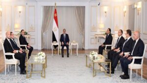 السيسي يؤكد دعم مصر لاستقرار ليبيا خلال لقائه الدبيبة.. وتعزيز التعاون في الطاقة وإعادة الإعمار