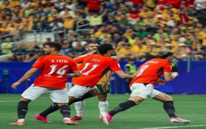 إمام عاشور يهز شباك أستراليا ويمنح مصر التقدم في كأس العالم