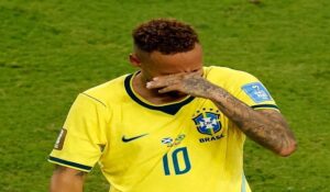 دموع الوداع.. لنجم البرازيلي “نيمار” يُسدل الستار على مسيرته الدولية بعد خروج البرازيل من مونديال 2026