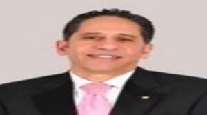 عميد الكلية يهنئ الأستاذ الدكتور مجدي عبد الحميد لاختياره عضوًا بمجلس أمناء جامعة القاهرة الأهلية