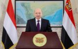 رئيس مجلس القيادة اليمني: الحوثيون يشنون حربًا ممنهجة تستهدف مقدرات الشعب وشرايين حياته