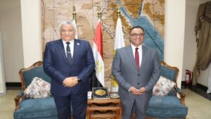 خلال الجلسة الافتتاحية لبرنامج «صناع القادة».. دعوة للشباب لتحري الدقة ومواجهة الشائعات وتعزيز الانتماء الوطني