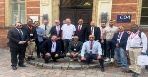 جامعة القاهرة تحتفي بتخريج 13 طبيبًا في زمالة جراحة الأعصاب بالمنظار بجامعة غرايفسفالد الألمانية