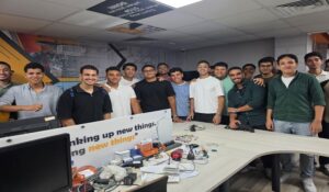 من المدرج إلى المصنع.. جامعة القاهرة الأهلية تفتح لطلاب هندسة الطاقة أبواب التكنولوجيا وصناعة المستقبل