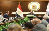 لسد العجز وتحسين الخدمة.. وزير الصحة يوجه بوضع ضوابط موحدة لتكليف وتوزيع الأطقم الطبية