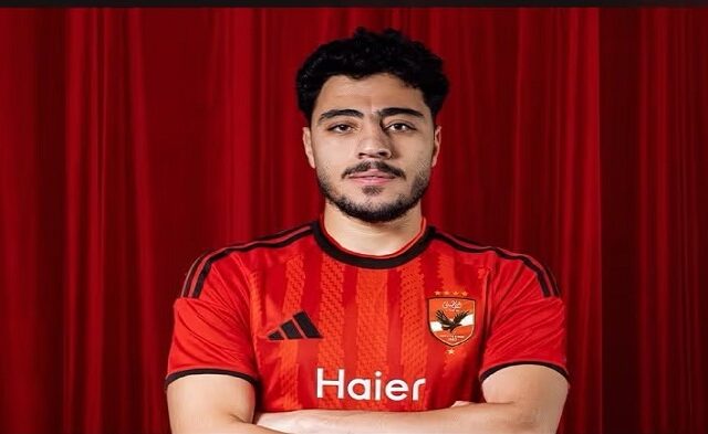 الأهلي يعلن التعاقد مع أكرم توفيق لمدة 3 مواسم في صفقة انتقال حر