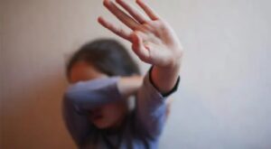 هربت من جحيم البيت.. فسقطت في فخ 4 ذئاب بميدان رمسيس