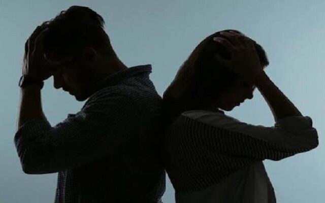 ⚖️ «20 سنة جواز انتهت بالمحكمة».. زوج يتهم مطلقته بالاستيلاء على أمواله وحرمانه من أولاده