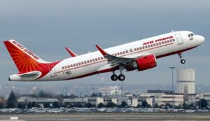 ✈️ مطبات هوائية تُصيب 12 شخصًا على متن رحلة لـ«إير إنديا».. والهبوط بسلام في نيودلهي