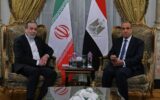 مصر تطالب إيران بضمان حرية الملاحة واحترام أمن دول الخليج