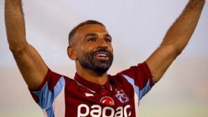 حسرة جماهير ليفربول بعد رحيل محمد صلاح وتألقه مع طرابزون سبور