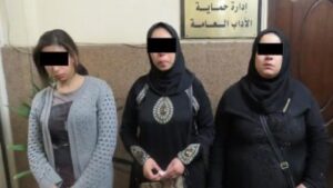 ضبط 3 سيدات ورجلين بتهمة ممارسة أعمال منافية للآداب داخل منزل بالشرقية