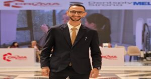 طالب بجامعة الجلالة يحصد المركز الأول في مسابقة الذكاء الاصطناعي بطب الأسنان بـ«EDSIC 2026»
