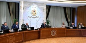 الحكومة توافق على 11 قرارًا مهمًا في اجتماع اليوم.. أبرزها خفض الدين وإقامة صوامع غلال وتطوير «مصر الرقمية»