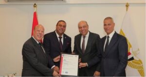 3 شهادات دولية جديدة.. وزير الطيران يشهد إنجاز «مصر للطيران للخدمات الأرضية» في الجودة والسلامة والبيئة