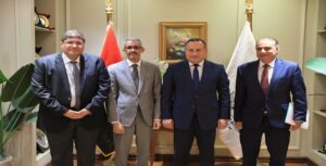 وزير التعليم العالي يلتقي مدير عام «الألكسو» لبحث تعزيز التعاون في التعليم والبحث العلمي والتدريب