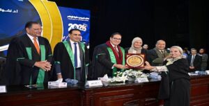 جامعة القاهرة تحتفي بتخريج دفعة 2026 من كلية الإعلام.. ورئيس الجامعة يكرم أساتذة الكلية الحاصلين على جوائز الدولة والجامعة والخريجين